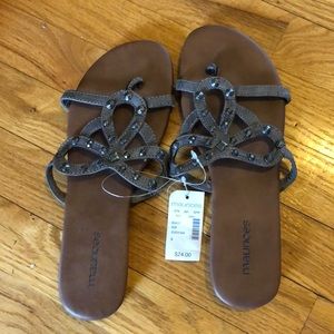 New with tags sandals